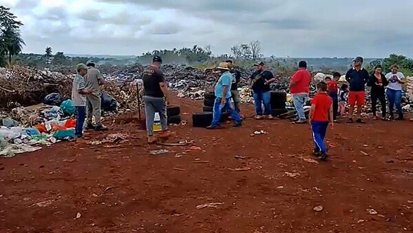 Tras presión de vecinos, inician cierre de basural en Minga Porã