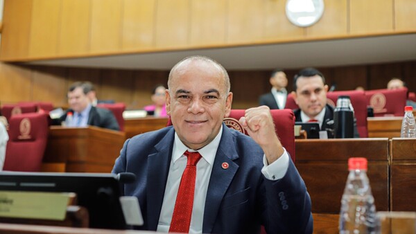 Bachi Núñez orquesta plan para ser reelecto al frente del Congreso hasta el 2026