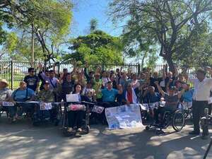 Esto dijo la senadora Martínez tras incidentes entre personas con discapacitados y policías - Política - ABC Color