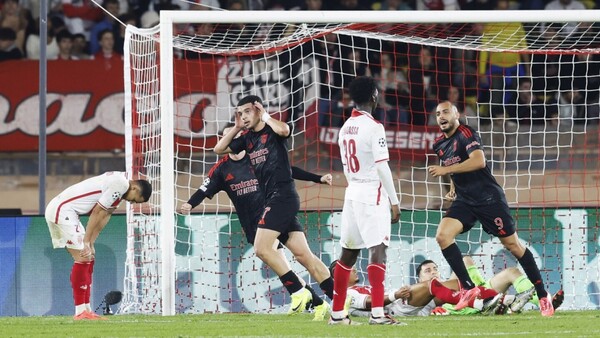 La generosidad de Di María engancha al Benfica