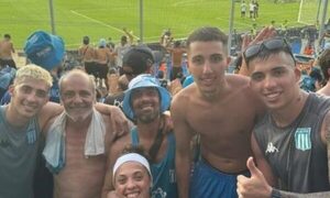 No todo es alegría tras la copa, falleció hincha de Racing que volcó cuando regresaba a la Argentina