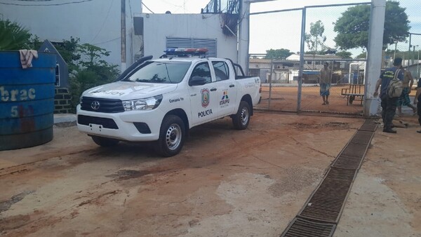 Dos reclusos agreden a agente penitenciario