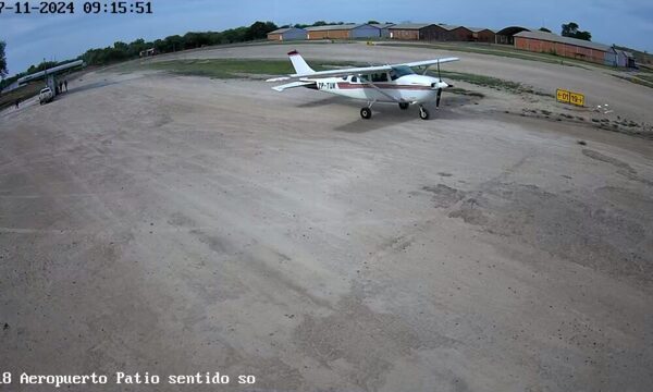 Rescatan a tripulantes de avioneta robada en el Chaco