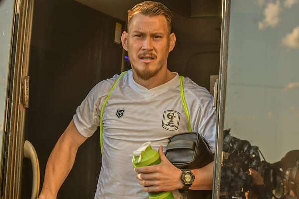 Tacuary: Pedrozo, con el estómago vacío - Fútbol - ABC Color