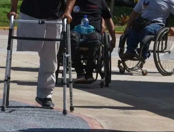 Lamentan que el Senado postergue subsidio para personas con discapacidad · Radio Monumental 1080 AM