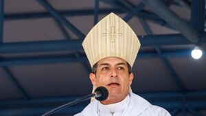 Obispo fustiga vida "principesca" de legisladores mientras el pueblo sufre y pierde calidad de vida