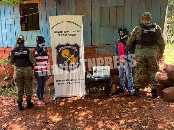 Pareja detenida por microtráfico durante allanamiento en Presidente Franco – Diario TNPRESS