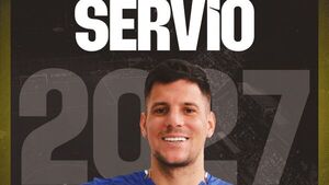 Servio firma hasta el 2027 y pide por Arce