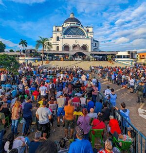 Arrancaron las festividades de la Virgen de Caacupé con primer día de novenario - .::Agencia IP::.