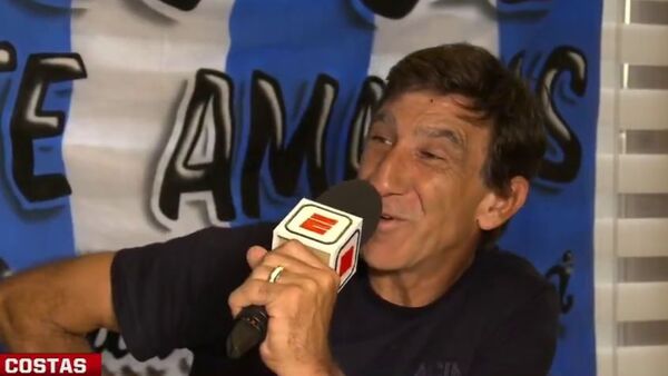[VIDEO] Gustavo Costas trató de hablar en guaraní, pero pasaron cosas…