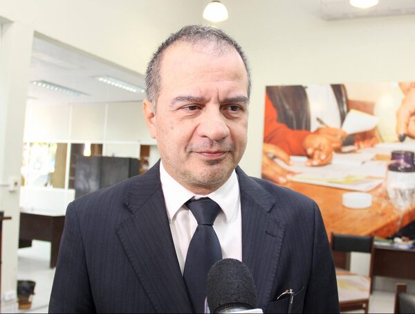 Jorge Rolón Luna denuncia estafas judiciales con pagarés cancelados · Radio Monumental 1080 AM