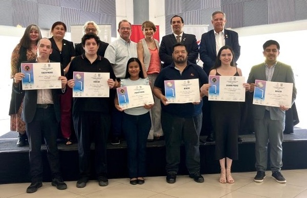 Se premió a los ganadores del concurso de Cuentos Cortos en Castellano y Guaraní • PARAGUAY TV