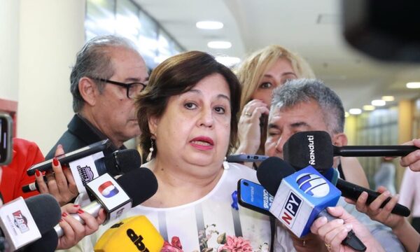Esperanza Martínez: “Desprestigio que tenemos como sector político crece día a día”