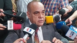 Se confirma apoyo de Honor Colorado a aumento para congresistas