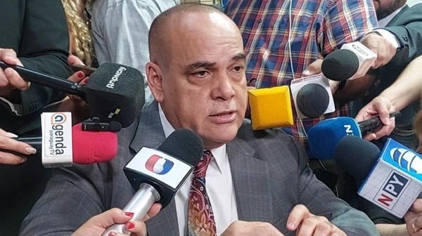 Se confirma apoyo de Honor Colorado a aumento para congresistas