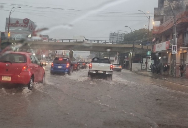Advierten sobre peligro en las calles debido al temporal que se desató - 1000 Noticias