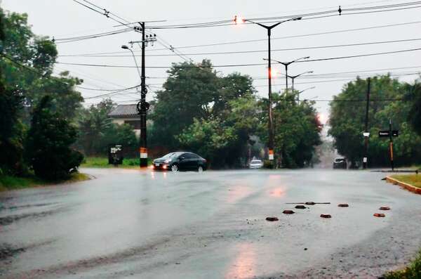Intensas lluvias persisten en el departamento de Itapúa - Clima - ABC Color