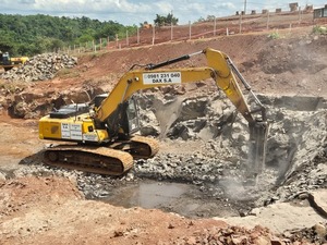 Avanza construcción del nuevo puente sobre el río Monday - La Clave