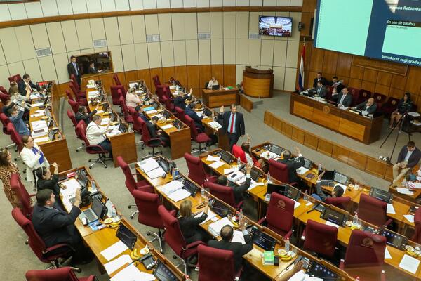 Propuesta de reforma del tren de cercanías avanza en el Congreso - MarketData
