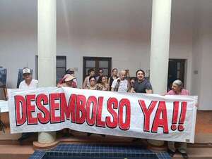 Escritores siguen reclamando a Nenecho el desembolso de fondos para premios y 85 proyectos - Literatura - ABC Color
