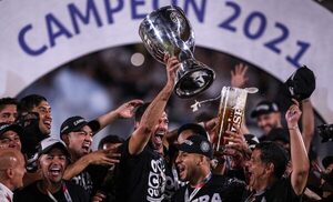 Versus / "Coto" Nogués sobre posible regreso de Santa Cruz: "Es una leyenda del club..."