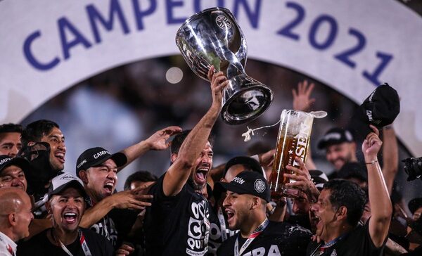 Versus / "Coto" Nogués sobre posible regreso de Santa Cruz: "Es una leyenda del club..."