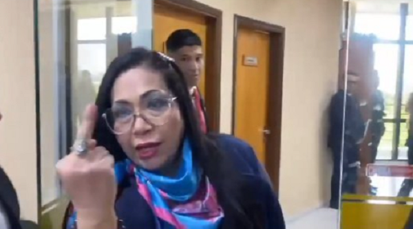 Yamy Nal busca que subsidio electoral se pague a legisladores - Noticiero Paraguay