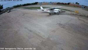 Fueron en avioneta a brindar asistencia y terminaron maniatados