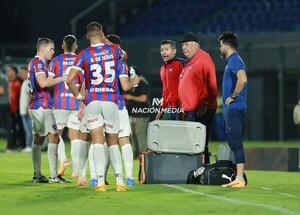 Versus / Jorge Núñez: "Nos dijeron que vamos a seguir en el club, en otro lugar"