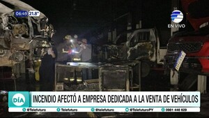 Incendio afectó a empresa dedicada a la venta de vehículos