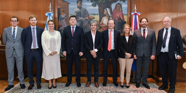 AUTORIDADES DE PARAGUAY Y ARGENTINA AVANZAN EN PROYECTO DE GASODUCTO BIOCEÁNICO - Itapúa Noticias