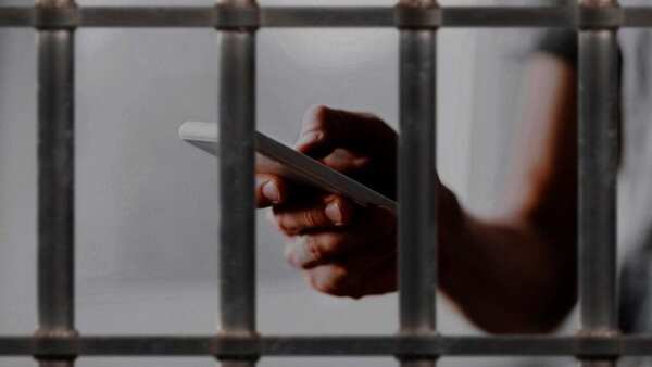 Proponen penas de hasta 7 años por ingresar celulares a cárceles - ADN Digital