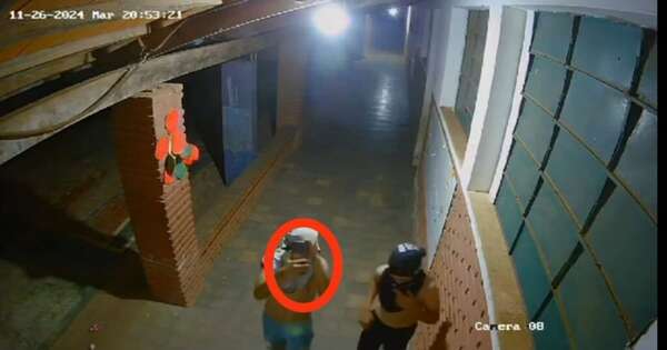 Diario HOY | VIDEO| ¿Reto viral o simple vandalismo? Jóvenes destruyen cámaras de una escuela