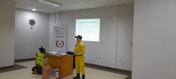 Éxito en la charla sobre seguridad turística y primeros auxilios, en preparación para el Gran Rally Mundial 2025