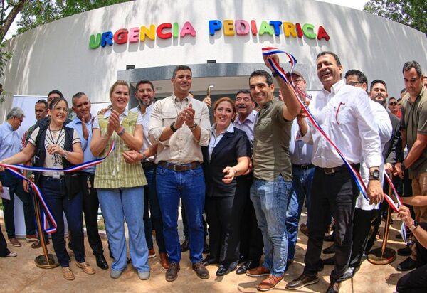 Presidente de la República inaugura nuevo pabellón de Urgencias Pediátricas en Caaguazú • RADIO NACIONAL
