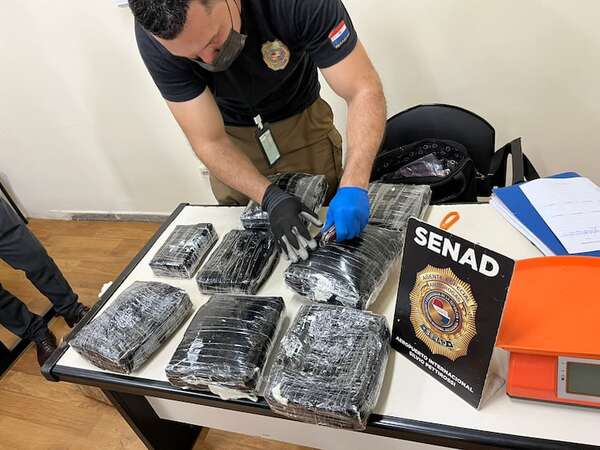 Alerta Aeropuerto: Senad frustra ingreso de marihuana “VIP” procedente de Portugal - Policiales - ABC Color