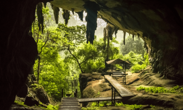 Hallan en China una cueva que oculta los tesoros más grandes de la humanidad