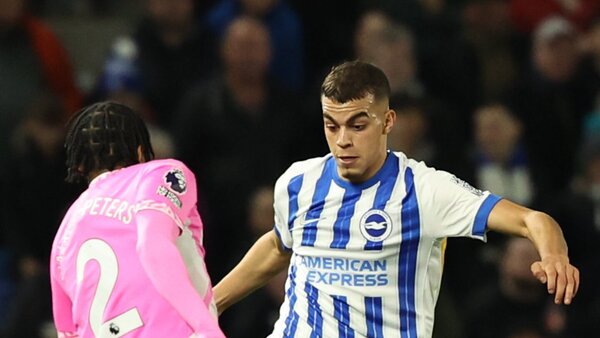 El Brighton, sin Julio Enciso, se bloquea ante el colista