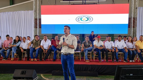 Un sumiso Peña agradece a senadores aprobación de PGN, pese a autoaumento de salarios