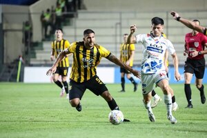 Versus / Guaraní empato por vez 14 y es vicecampeón