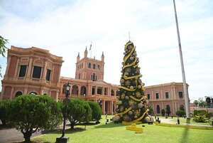 Una guarania decora el árbol de Navidad del Palacio de López - Cultura - ABC Color