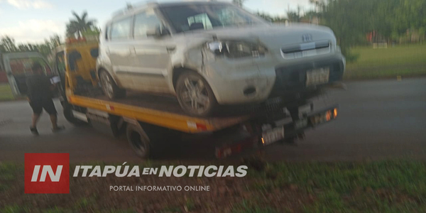 ENCUENTRAN VEHÍCULO ABANDONADO TRAS HABER CHOCADO UN ALAMBRADO EN ENCARNACIÓN - Itapúa Noticias