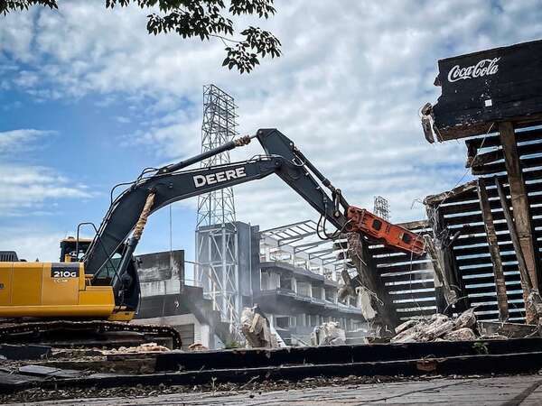 Olimpia empezó a demoler el estadio Osvaldo Domínguez Dibb - Olimpia - ABC Color