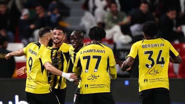 Benzema regresa a lo grande: gol y asistencias en el líder Al-Ittihad
