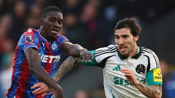 Newcastle, sin Miguel Almirón, deja puntos en casa del Crystal Palace