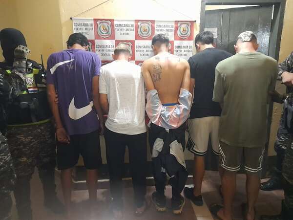 Atrapan a cinco jóvenes tras un asalto en Areguá - Policiales - ABC Color