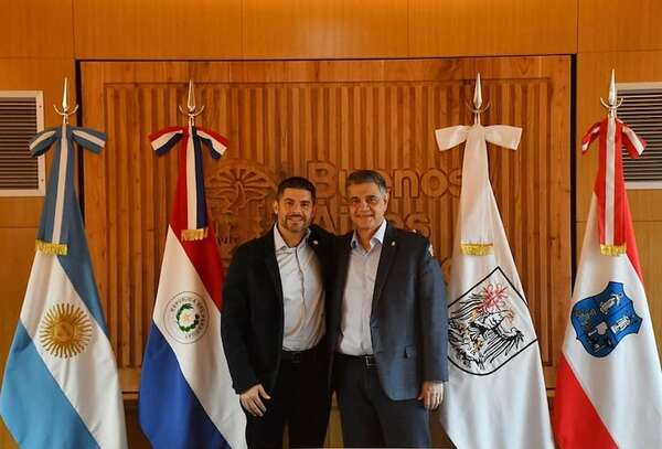 Nenecho viaja para no hacerse cargo de sus decisiones, dice concejala - Nacionales - ABC Color