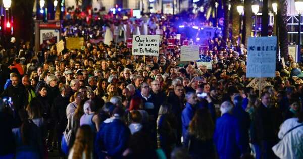 Diario HOY | Una multitud vuelve a protestar contra la gestión de las inundaciones en España