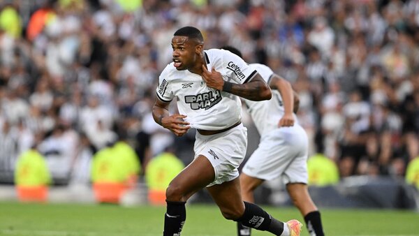 Festejo doble para el goleador