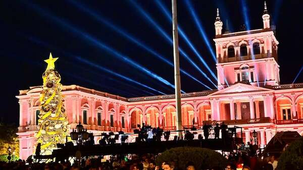 Luces, música y tradición: así se inició el espíritu navideño en el Palacio de López - Nacionales - ABC Color